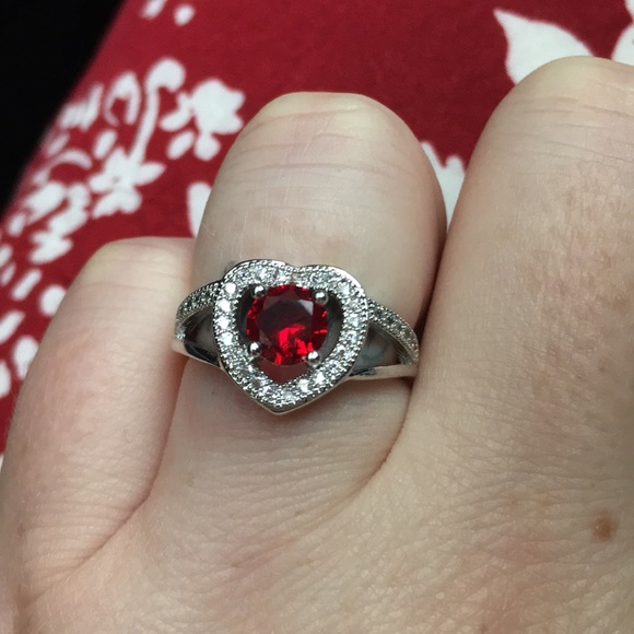 Ruby heart ring - Picture 2 of 2